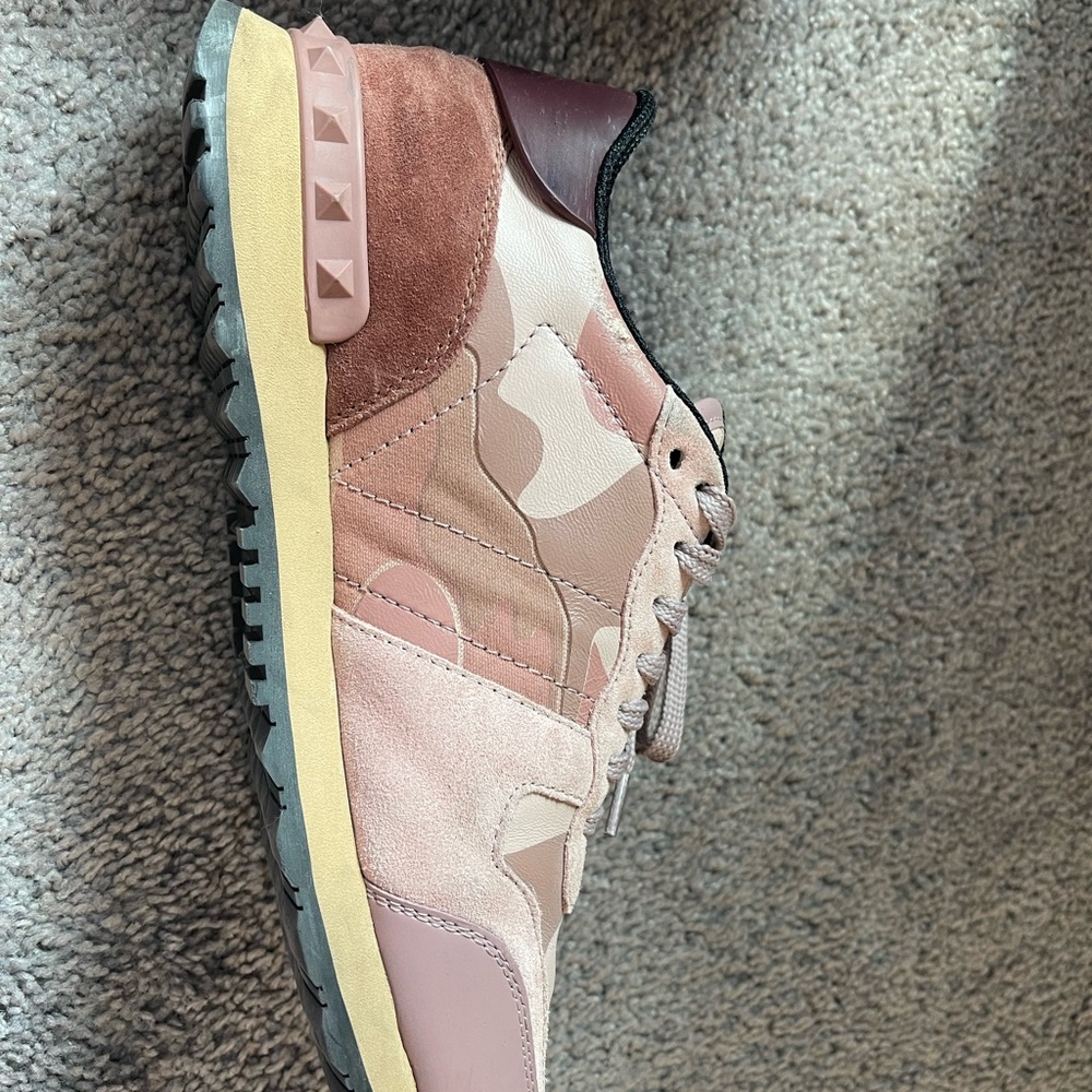 Valentino Garavani Sneakers - Picture 3 of 6
